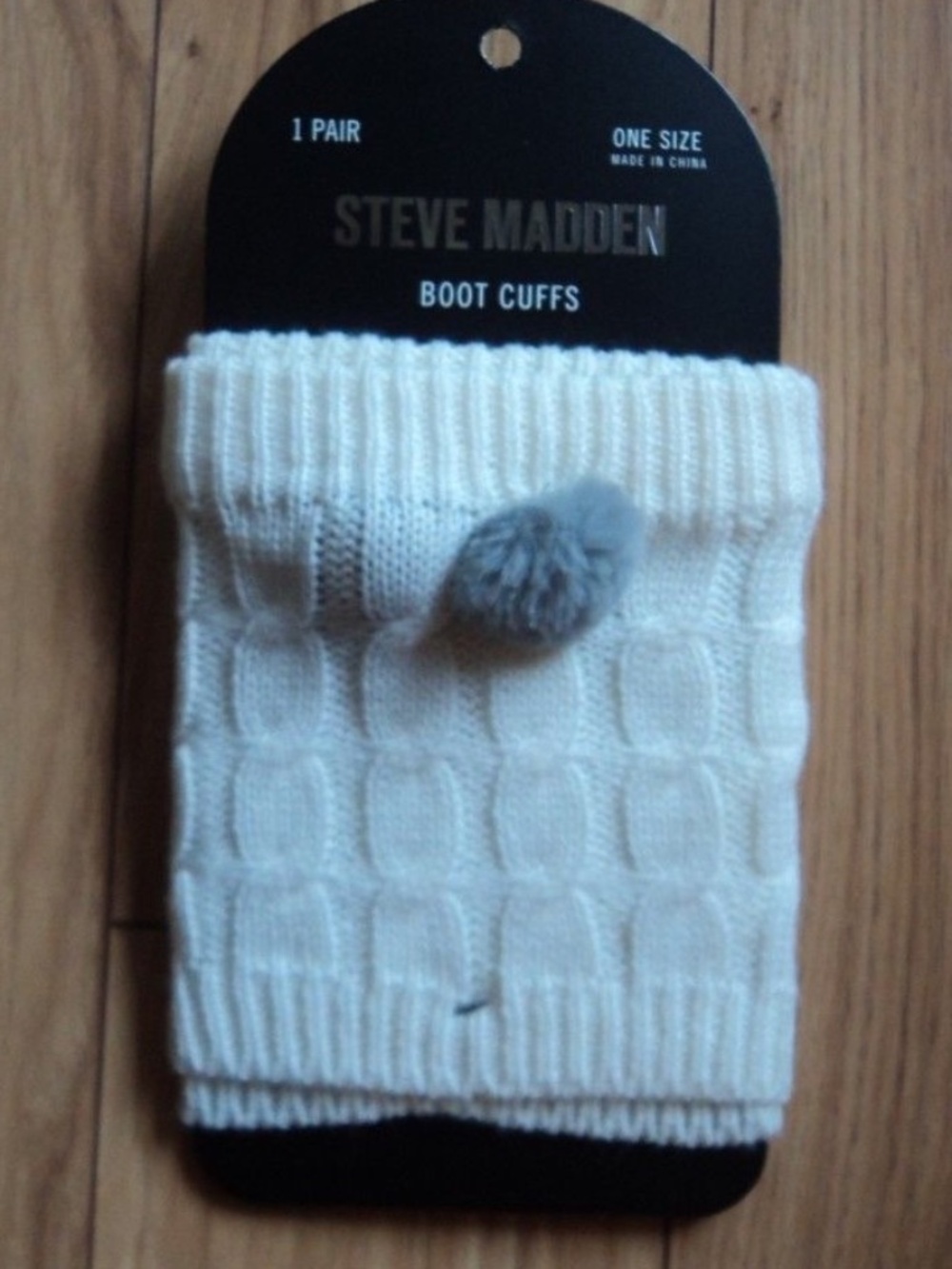 Ivory Knit Cable Boot Cuffs Toppers Gray Pom Pom One Size Ladies 1 Pair NEW